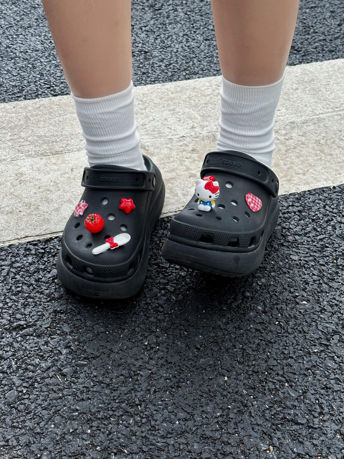 Crocs HELLO KITTYS black